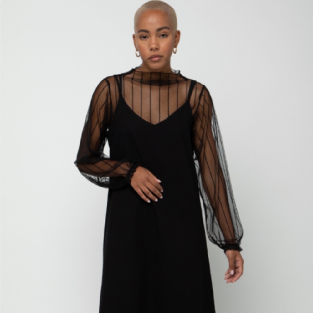 ❌SOLD❌ OAK AND FORT MESH BLOUSE - Picture 2 of 3